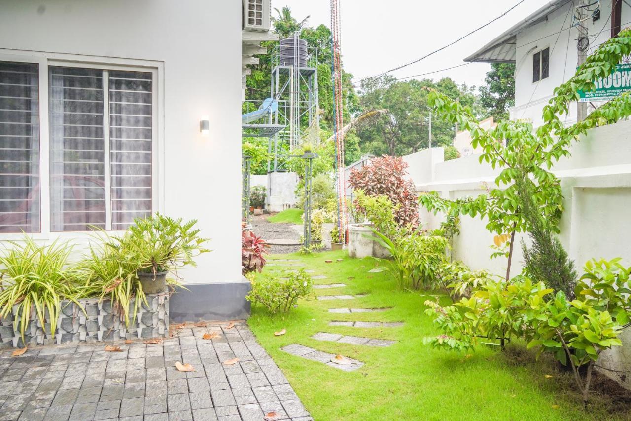 Oceana Hills Residency Hotel Alappuzha Bagian luar foto