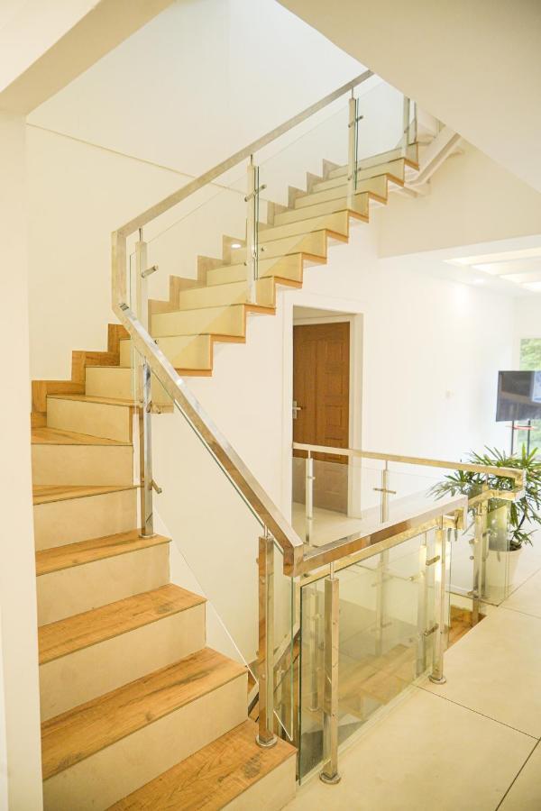 Oceana Hills Residency Hotel Alappuzha Bagian luar foto