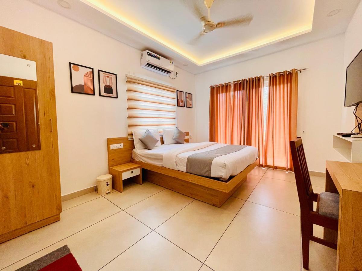 Oceana Hills Residency Hotel Alappuzha Bagian luar foto